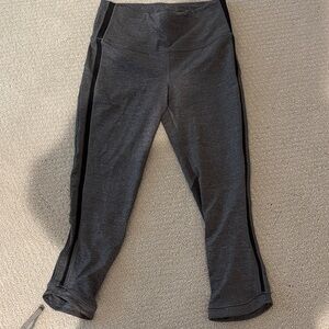 Lululemon Womens Leggings 6 Heathered Gray Crop Hit It